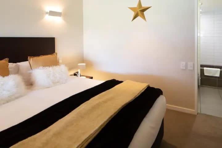 Stunning Lakeview 1 Bedroom Apartment Queenstown Exterior photo
